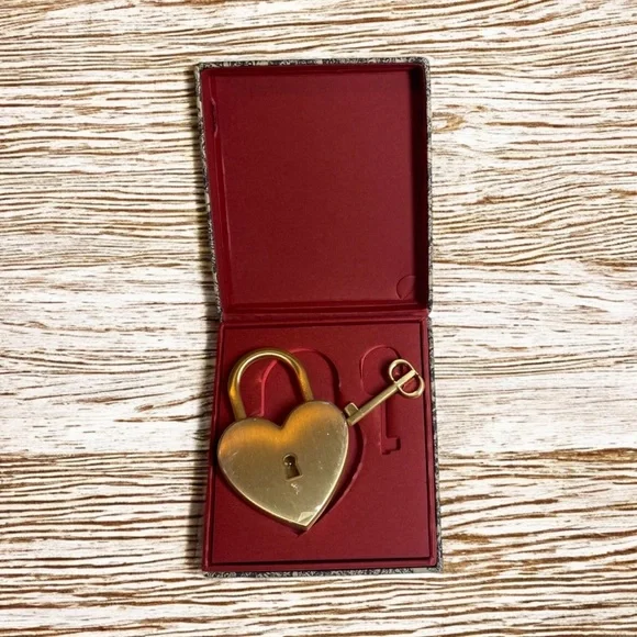 Brand New In The Box Christian Dior Gold Heart Lock And Key Set